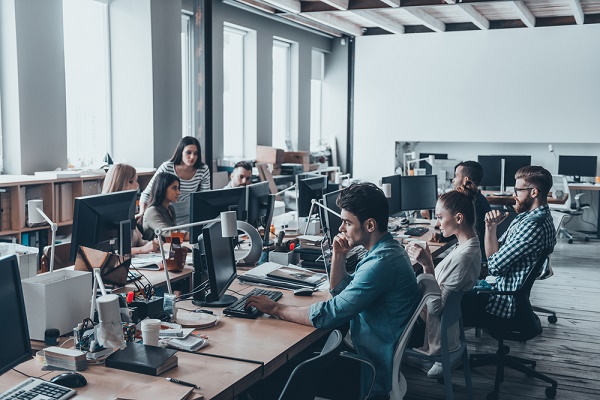 Locaux entreprise : de l'installation de la fibre optique aux services de nettoyage