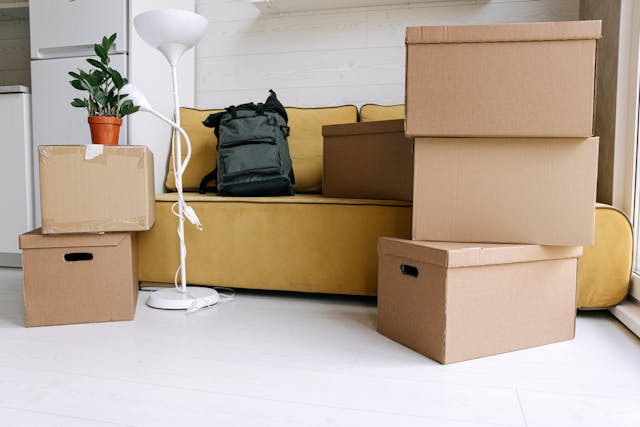 Guide de déménagement : comment transporter des charges lourdes dans les escaliers ?