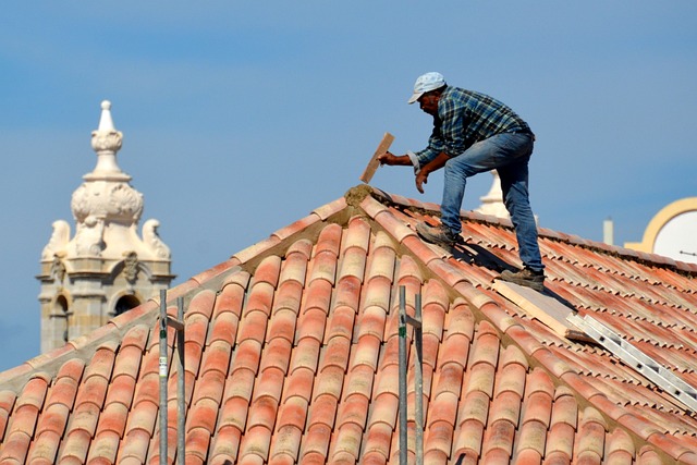 Qui doit faire les réparations du toit ?